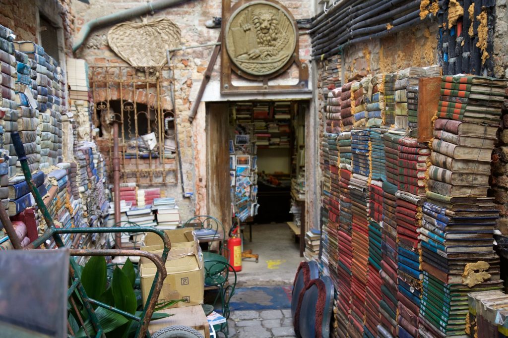 Lonely Planet ou Rough Guides pour voyageurs littéraires